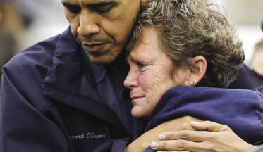 Sandy Kasırgası sonrası... Obama kapı kapı dolaştı.