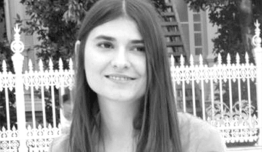 Sena Hayta: Kendi modern olsa da, ilkel dürtülerimizi harekete geçirir