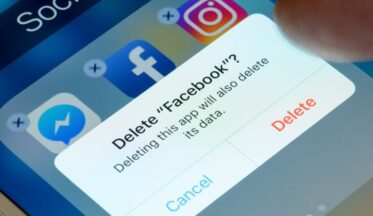 WhatsApp’ın kurucu ortağı: “Facebook’u silme zamanı geldi”