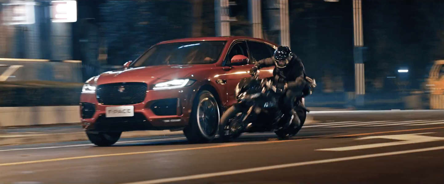 Jaguar reklamında aksiyon asla durmuyor 2