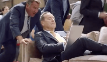 Sky Sports reklamında taraftarlar koltuk kapma derdine düştü 2
