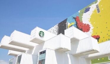 Geri dönüştürülmüş konteynerlerden ilk Starbucks mağazası Asya'da açıldı
