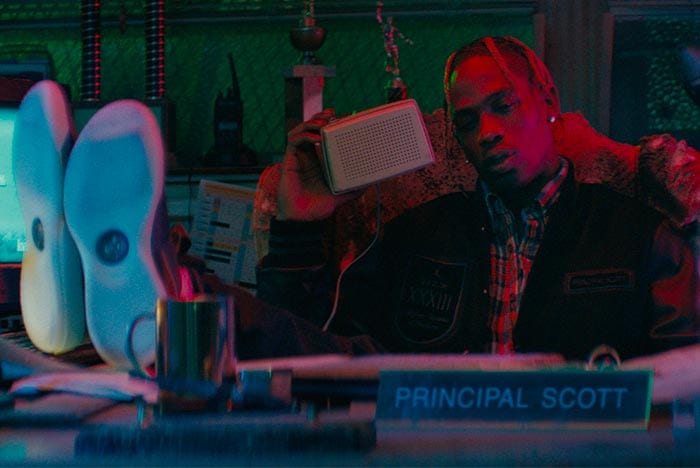 Travis Scott yeni Air Jordan lansmanı için okul müdürü oldu