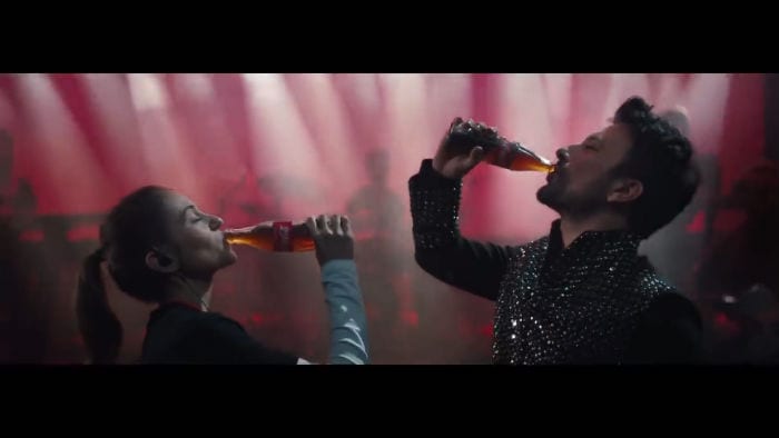 Coca-Cola Tarkan ile yeni reklam filmini yayınladı