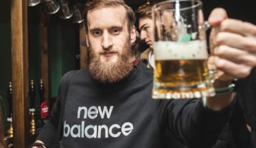 New Balance İngiltere'de para geçmeyen bir bar açtı-campaigntr