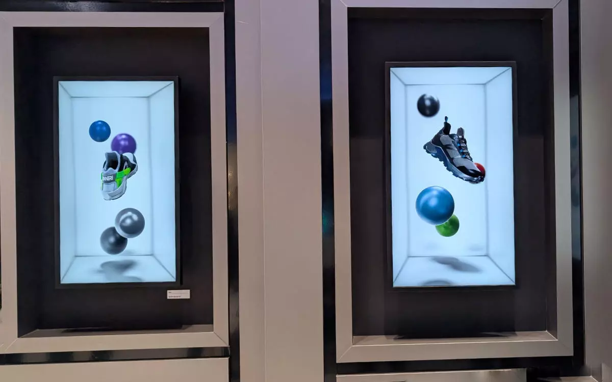 Samsung gözlüğe ihtiyaç olmayan 3D ekranını tanıttı