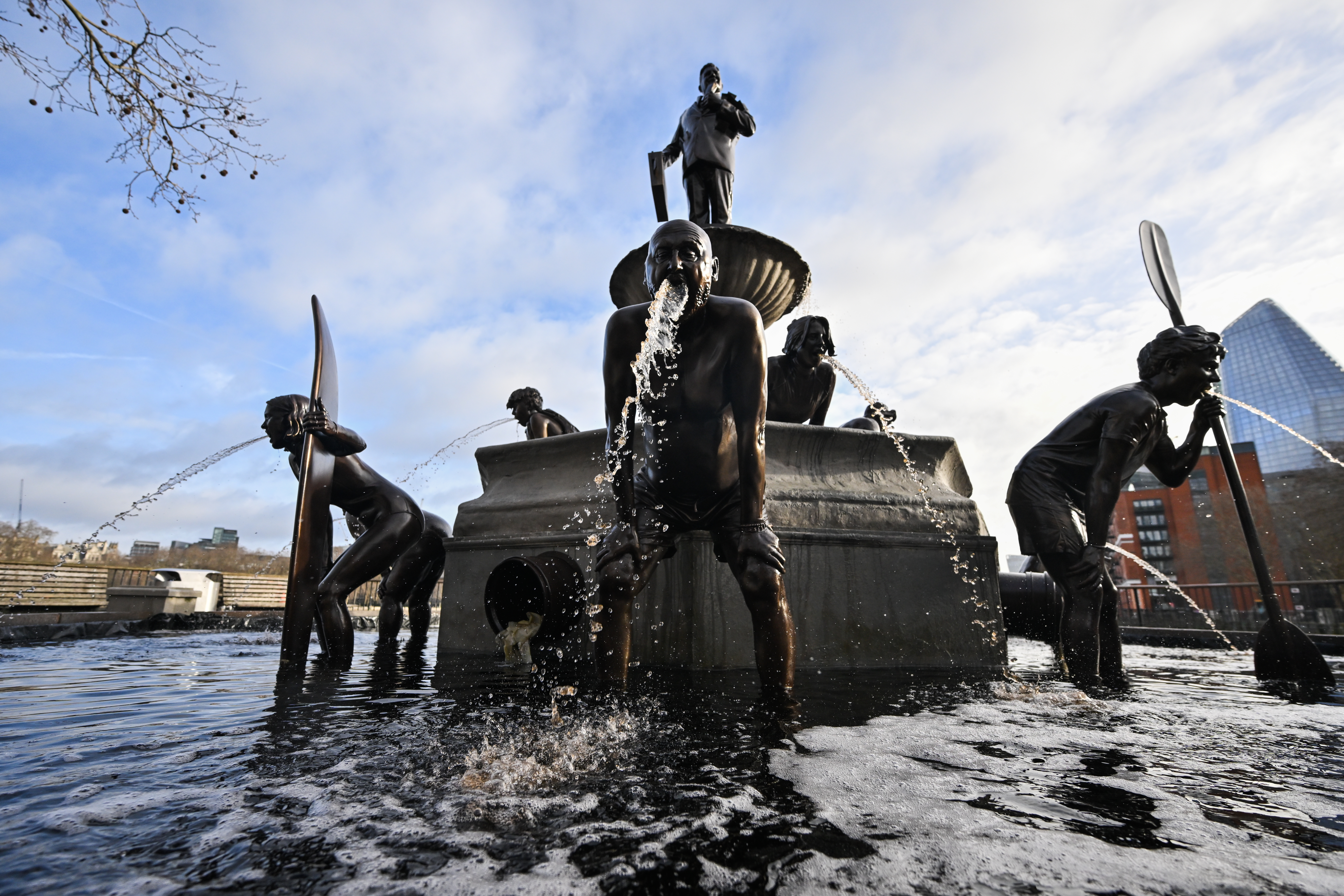 Londra’da kanalizasyon krizine çarpıcı kampanya