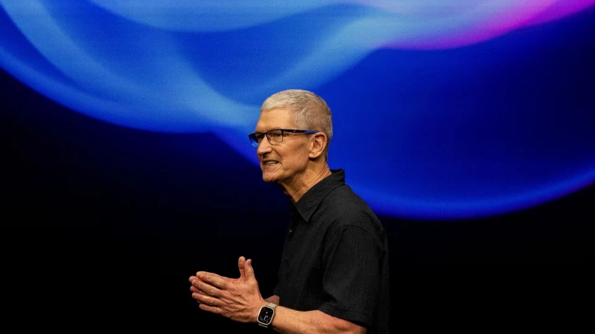 Apple CEO’su Tim Cook görevi devrediyor
